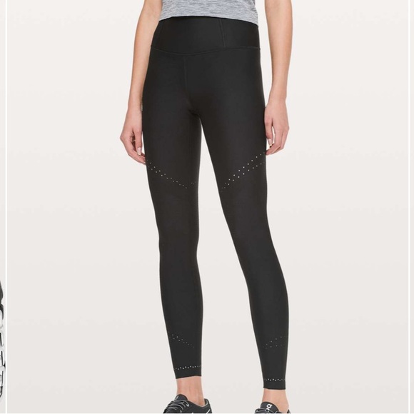 Lululemon Zoned In Tight 27" Black Leggings Size 6 - Picture 1 of 6